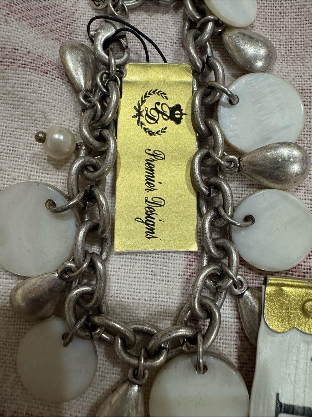 Premier Designs Silver and White Shell Discs necklace and bracelet set.